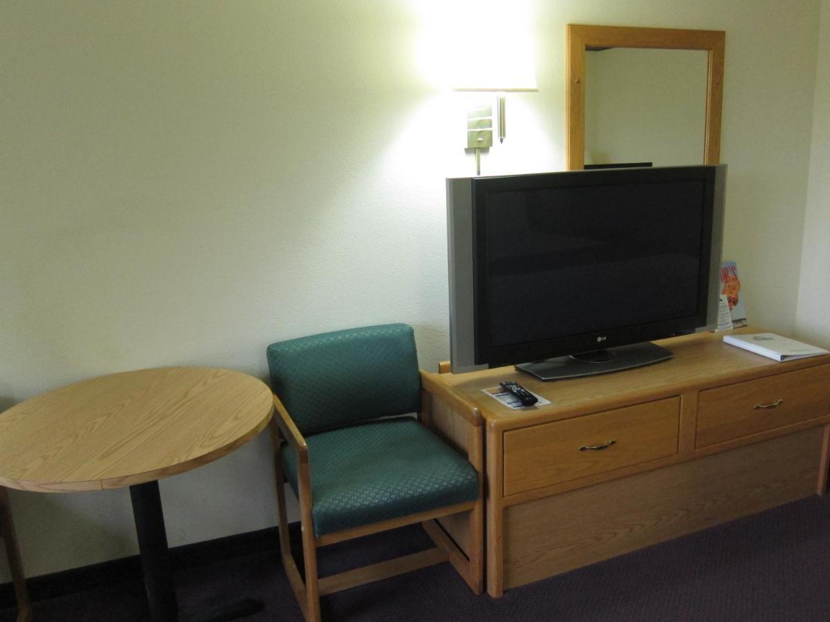 Days Inn By Wyndham Ocean Shores Room photo