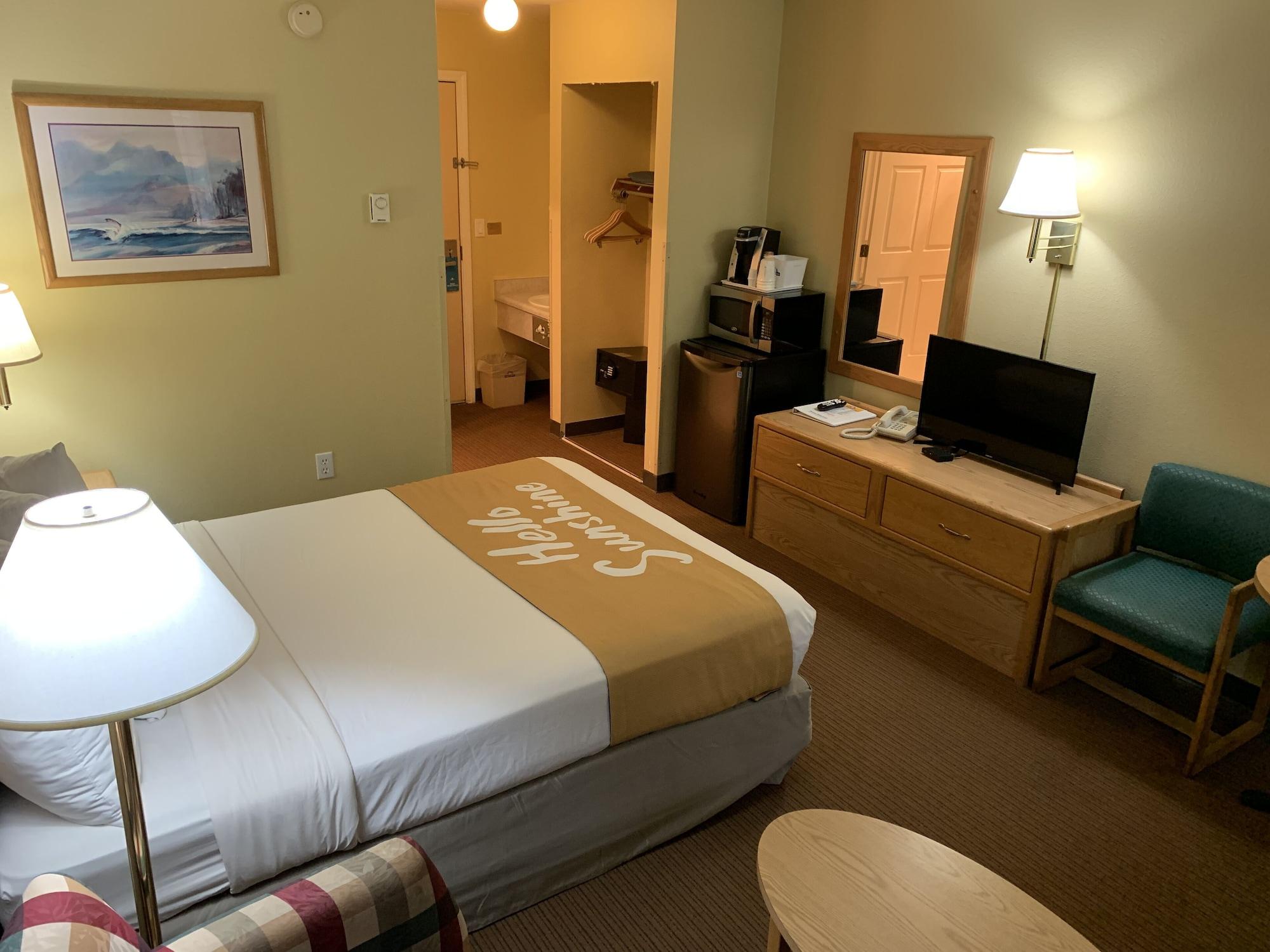 Days Inn By Wyndham Ocean Shores Exterior photo