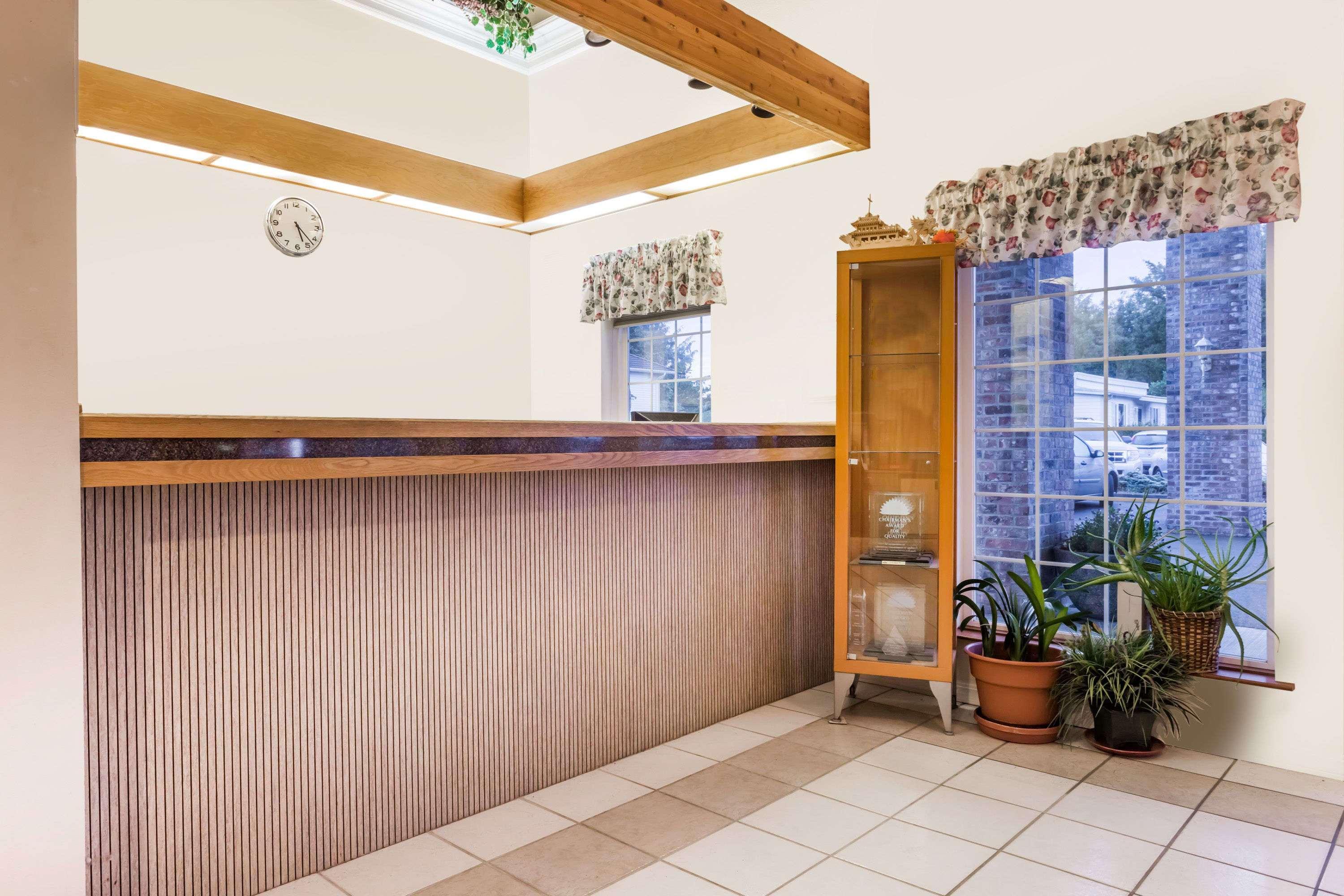 Days Inn By Wyndham Ocean Shores Exterior photo