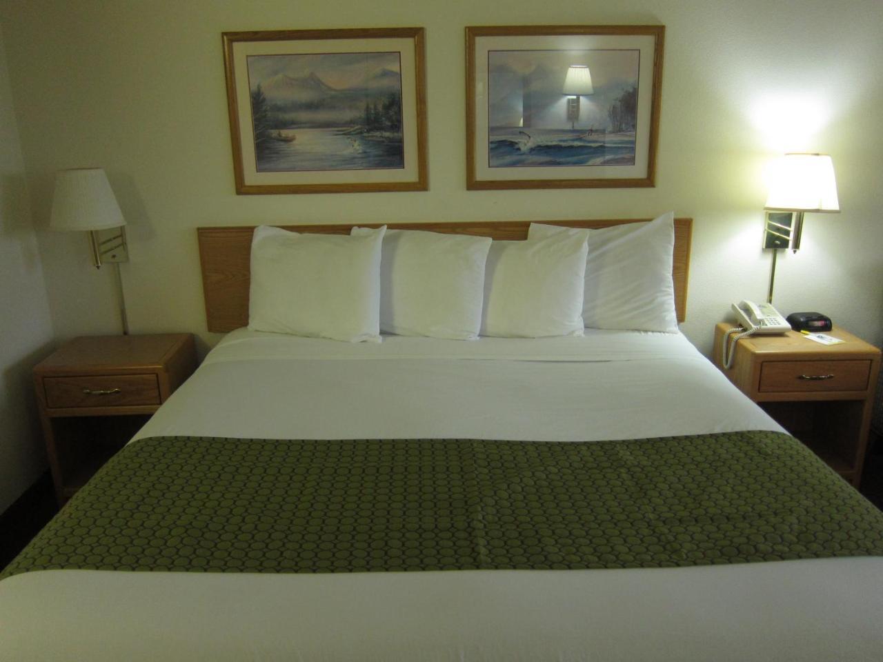 Days Inn By Wyndham Ocean Shores Room photo
